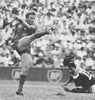 Steve Linnane puts boot to ball.