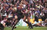 With 10 seconds left, Darren Albert gets the inside pass from Andrew Johns ...